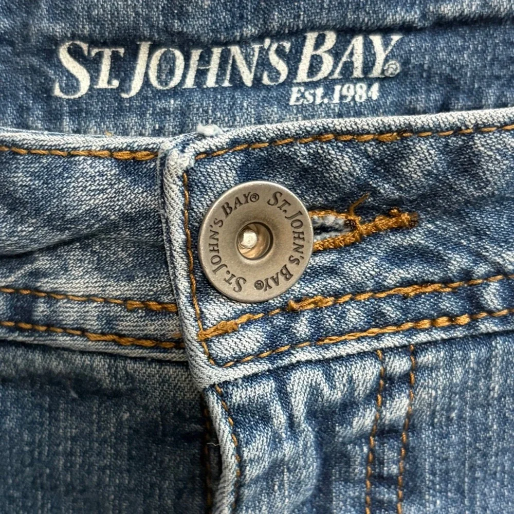 St. John's Bay Blue Denim Shorts Some Stretch Longer Inseam Women's Size 14